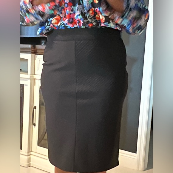 Textured bodycon skirt - Picture 5 of 7